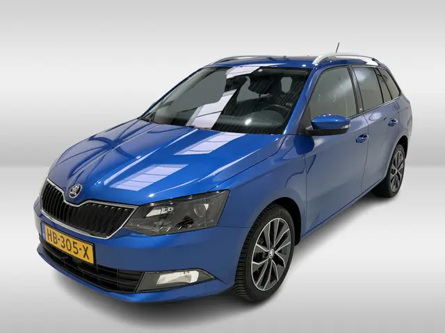 ŠKODA Fabia Combi 1.2 TSI Edition | Carplay
