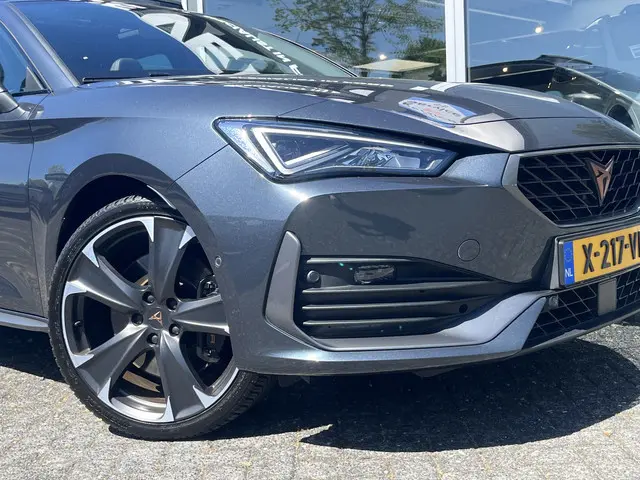 CUPRA Leon Sportstourer 1.4 e-Hybrid VZ Performance 204pk/150kW DSG Automaat | Full Options | Panoda...
