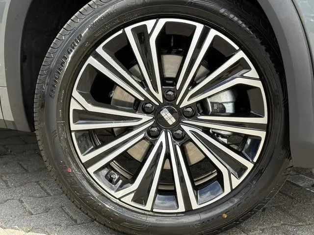 Geely Starray EM-i