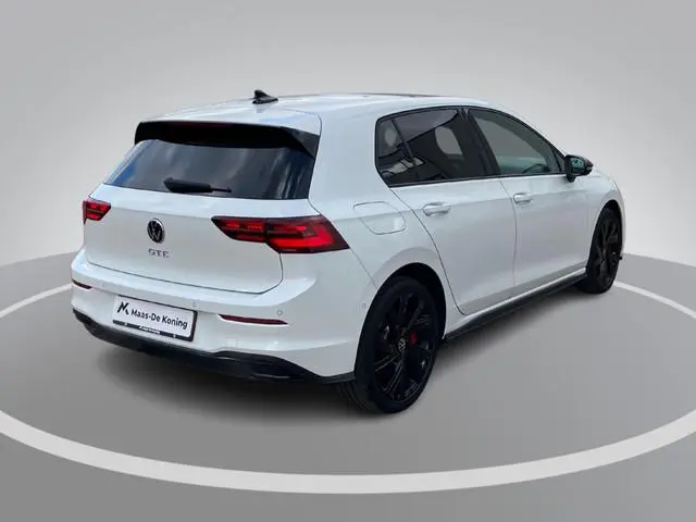Volkswagen Golf 1.4eHybrid 180kW/245PK GTE Black Style · Panoramadak · Trekhaak · Apple/Android Car...