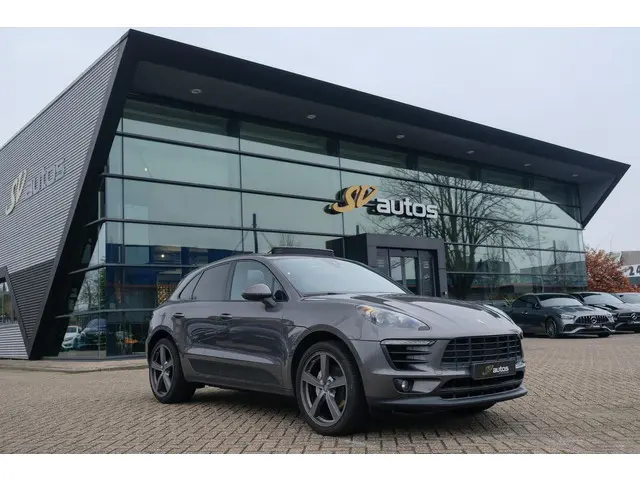 Porsche Macan S 3.0 D 258pk Panoramadak Bose Luchtvering Sport chrono Sportuitlaat Lane assist 20" L...