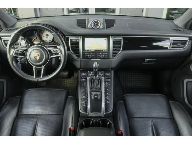 Porsche Macan S 3.0 D 258pk Panoramadak Bose Luchtvering Sport chrono Sportuitlaat Lane assist 20" L...