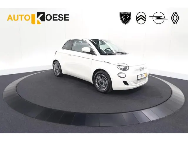 Fiat 500 Icon 42 kWh | 96.4% SoH | Dodehoekdetectie | Camera | Parkeersensoren | Pack Winter