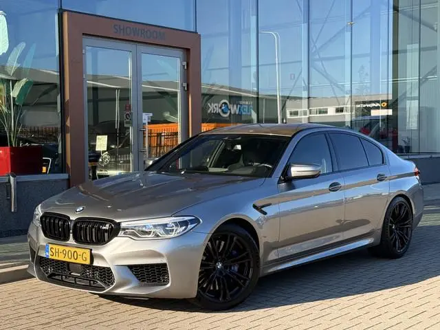 BMW 5-serie M5 | B&W | Head-Up | Memory | Carbon | 360 | Rear Entertainment | ACC | Stoelverkoeling...