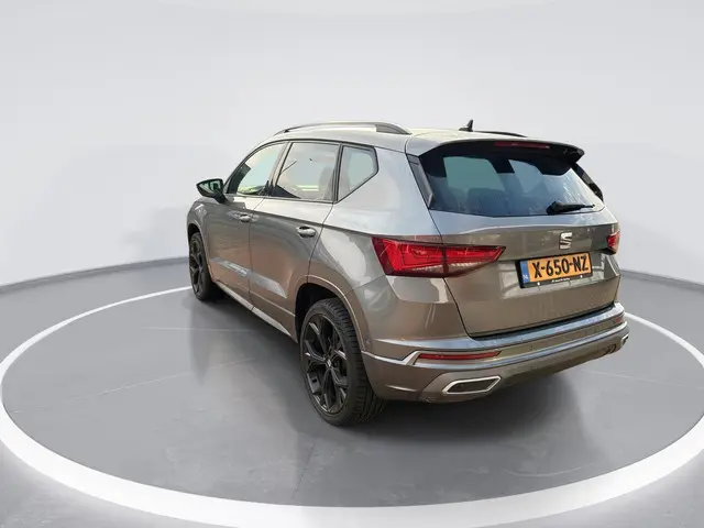 SEAT Ateca 1.5 TSI 150pk DSG FR Business Intense · Panoramadak · Camera · Apple/Android Car Play · P-Sensoren · Keyless · 19'' Inch · Garantie t/m 16-01-2028 of 100.000km