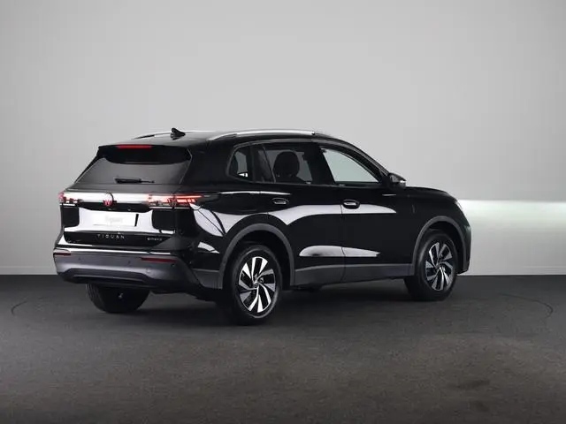 Volkswagen Tiguan Life Edition 1.5 eHybrid 150 kW / 204 PK SUV 6 Versnellingen |