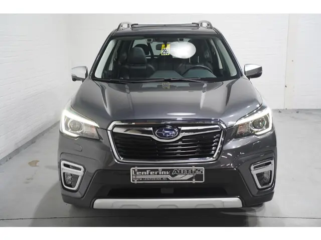 Subaru Forester 2.0i e-BOXER First Edition Leder Apple Carplay Schuifdak Camera Trekhaak NAP