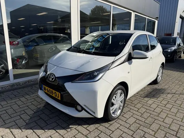 Toyota Aygo 1.0 VVT-i x-play Airco