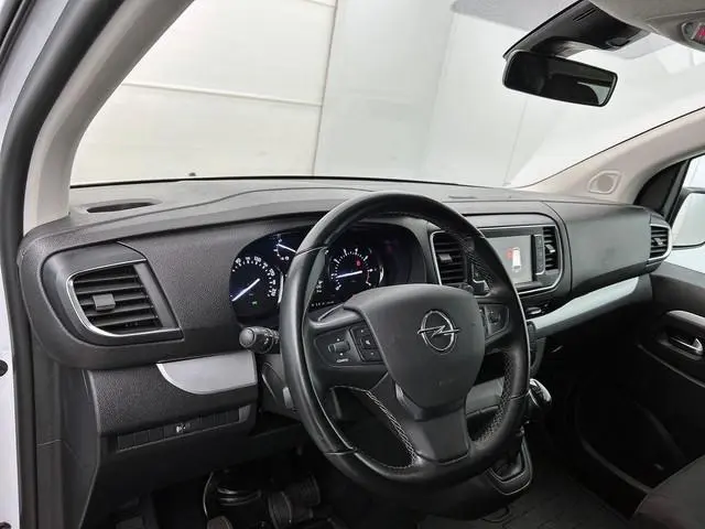 Opel Vivaro 2.0 CDTI L3H1 145PK Dubbele Cabine Edition Airco Navigatie Trekhaak Carplay
