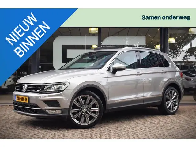 Volkswagen Tiguan 2.0 TSI 4Motion Highline |TREKHAAK|PANO|CARPLAY|