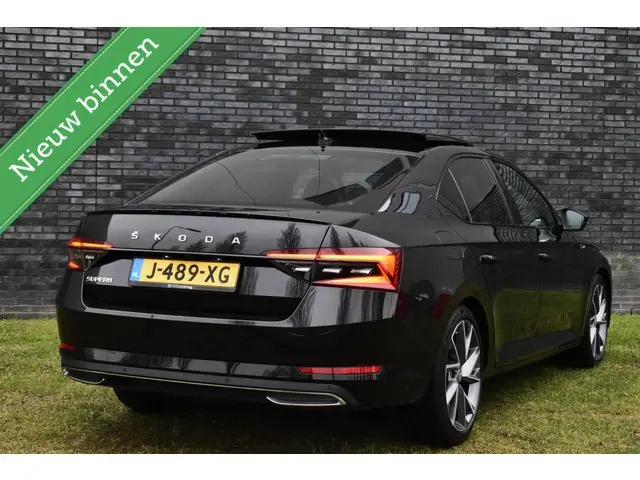 Skoda Superb 1.5 TSI ACT Sportline Business PANORAMADAK/STOELMEMORY/CANTON/DODE HOEK DET./ETC.!