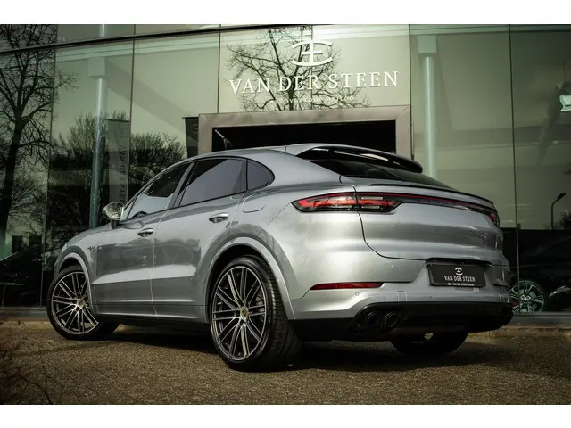 Porsche Cayenne Coupé 3.0 E-Hybrid Sportuitlaat | Elekt. Trekhaak | NL Auto