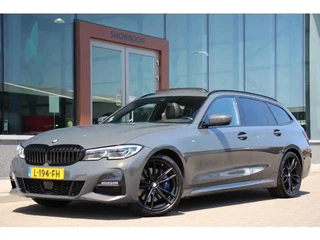 BMW 3-serie Touring 320i High Executive M Pakket  | Pano | Laser | Leder | ACC | Apple Carplay |
