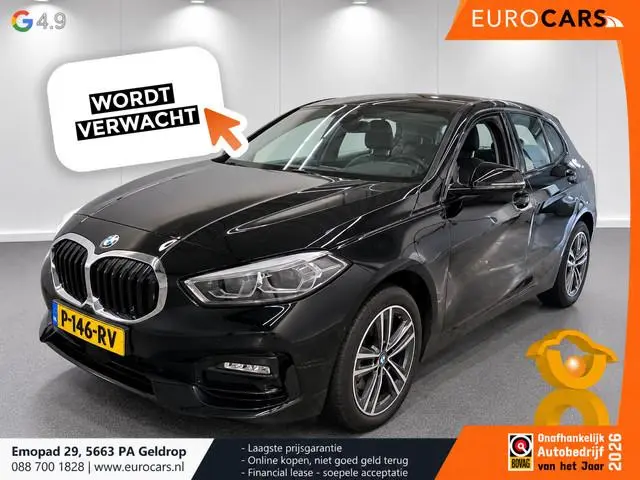 BMW 1-serie 118i High Executive Navigatie Climate control Sportstoelen M-stuurwiel Parkeersensoren