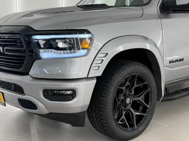 Dodge Ram 1500 5.7 V8 4x4 Crew Cab Sport Widebody Backflip BPM-vrij Panodak