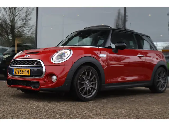MINI COOPER S 2.0 192PK CHILI SERIOUS BUSINESS AUT. | JCW | PANO | HARMAN\KARDON | ACC | UNION JACK...