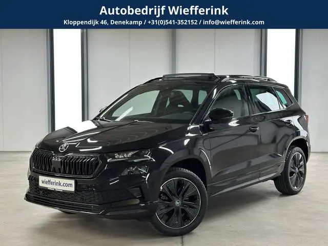ŠKODA Karoq 1.5 TSI 150pk ACT Sportline Business | Elek. Trekhaak | Elk. panodak | Navi