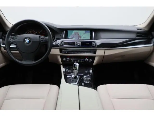 BMW 5-serie Touring 535i Luxury Edition Panoramadak, Camera, Standkachel, Leer, Xenon, Navigatie, Tr...