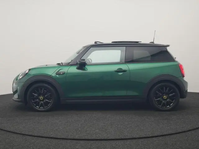 MINI Electric Cooper SE 33 kWh 184pk Dealer O.H. | SOH 95,9% | Panodak | Head Up | Warmtepomp | Came...