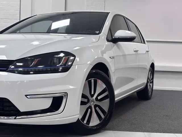 Volkswagen e-Golf e-Golf | Navigatie | SOH 80% | Elektrisch |