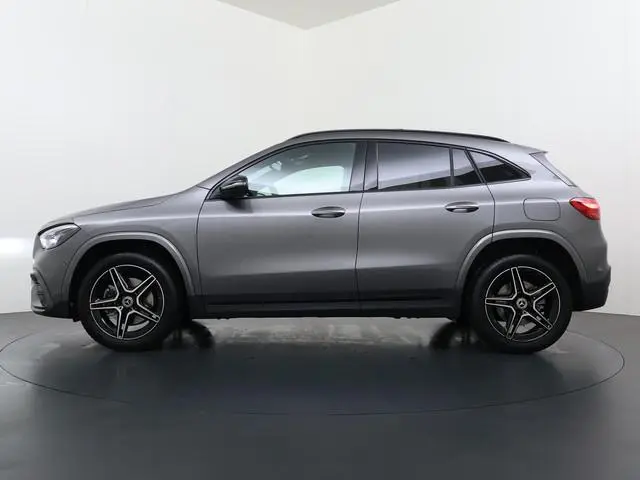 Mercedes-Benz GLA 250 e Business Solution AMG | Night Pakket | Winter Pakket | Trekhaak | Panoramada...