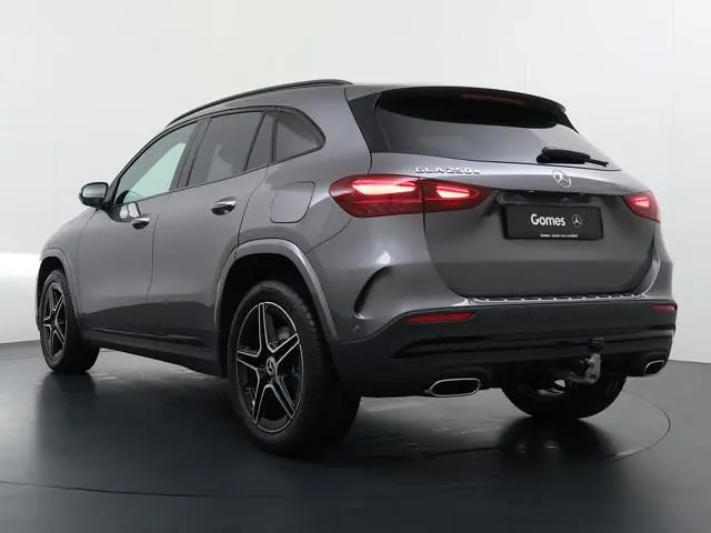 Mercedes-Benz GLA 250 e Business Solution AMG | Night Pakket | Winter Pakket | Trekhaak | Panoramada...