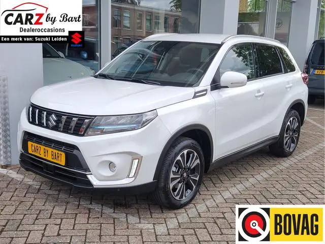 Suzuki Vitara 1.5 HYBRID STYLE AUTOMAAT Alcantara | Camera | Dodehoeksensoren