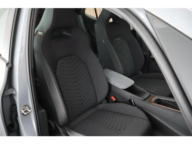 CUPRA Born Business 231pk 62 kWh Camera Parkeersensoren ACC Navigatie Sportstoelen