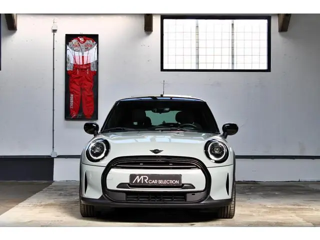 MINI 3-Deurs 1.5 Cooper Camden Edition | Panoramadak | Stuurwielverwarming | Keyless | LED | NL gele...