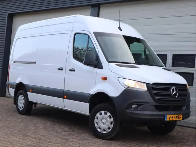 Mercedes-Benz Sprinter 316 CDI Automaat - 4x4 AWD - Euro 6 - L2H2 - MBUX - Bott Inrichting - 220 omv...