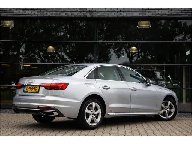 Audi A4 Limousine 40 TFSI Business Edition 204PK , Adap. cruise, Virtual cockpit, Carplay,