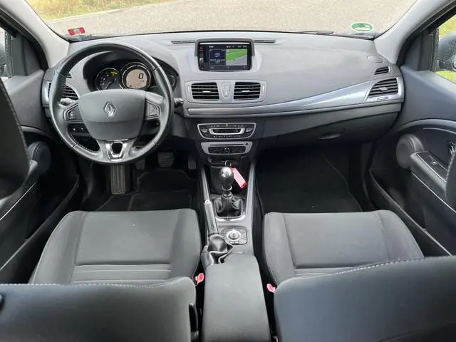 Renault Mégane Estate 1.5 dCi Limited / Trekhaak / Parkeerhulp Achter / Navigatie /
