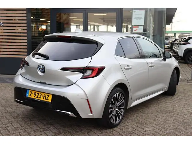 Toyota Corolla Hybrid 140 Dynamic , Parkeersensoren , Stoelverwarming
