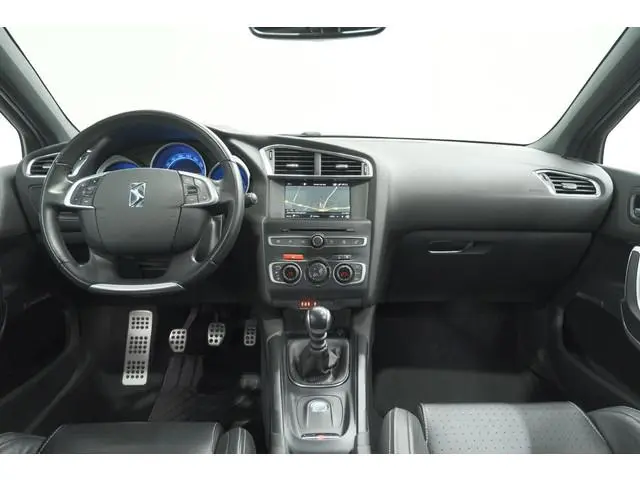 DS 4 PureTech 130 Performance Line | Camera | Dodehoekdetectie | Stoelmassage | Apple Carplay