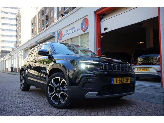 Jeep Avenger Black Edition 54 kWh | Sfeer | Apple | 360 | SOH 96,7 | Adaptive + lane | Navi | Stoelv...