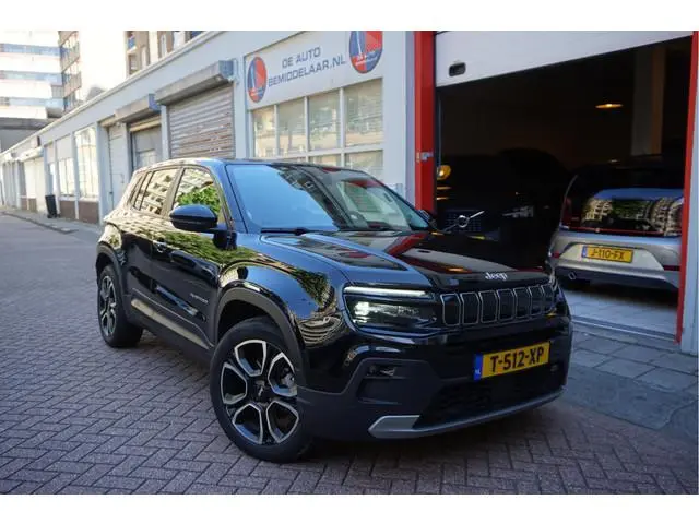 Jeep Avenger Black Edition 54 kWh | Sfeer | Apple | 360 | SOH 96,7 | Adaptive + lane | Navi | Stoelv...