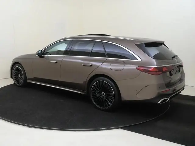 Mercedes-Benz E-klasse 300 e AMG Line / Panoramadak/ SUPERSCREEN/ 20 inch/ Rijassistentiepakket