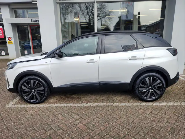 Peugeot 3008 1.2 HYBRID 136 GT AUTOMAAT Open dak | Elek. achterklep | Stoelverwarming