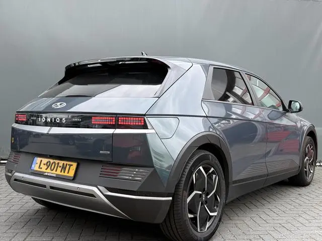 Hyundai IONIQ 5 BWJ 2021 Connect+ 306 PK AWD 73kWh AUTOMAAT | WARMTEPOMP | STOEL + STUURVERW. | LEDE...