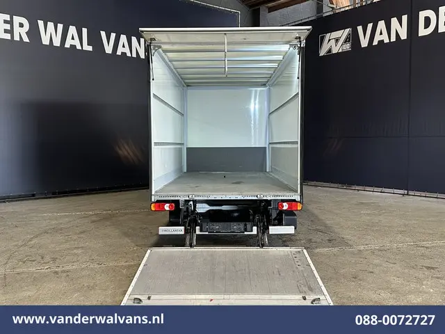 Peugeot Boxer 2.2 BlueHDi 141pk Bakwagen Laadklep Euro6 Airco | Cruisecontrol | 995kg laadvermogen B...