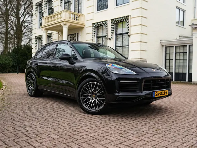 Porsche Cayenne 3.0 SportDesign l PDCC l Achterasbesturing l Stoelkoeling l Matrix l Surround View l...
