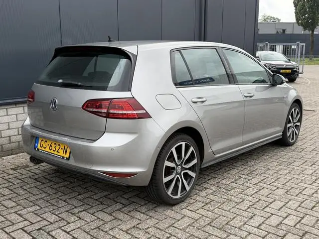 Volkswagen Golf 1.4 TSI GTE 18"/SOH 94%/Trekhaak/Stoelverwarming/Parkeer Assistent/PDC v+a/Climate/C...