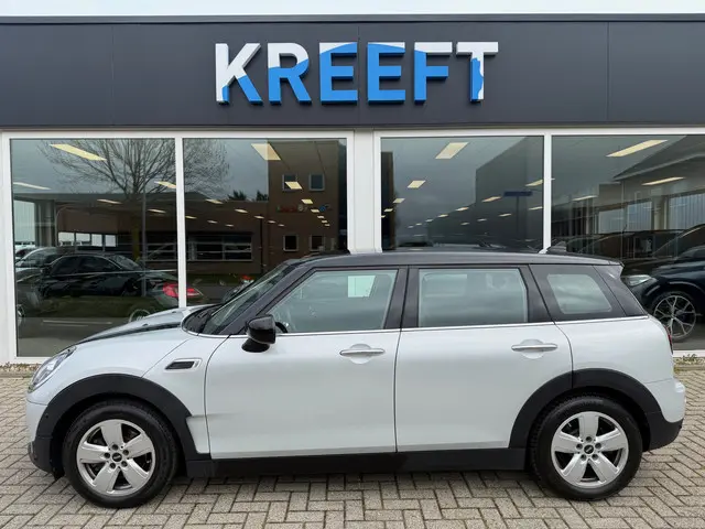 MINI Mini Clubman 1.5 Cooper Essential Automaat