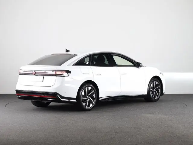 Volkswagen ID.7 Pro Business 77 kWh accu, 210 kW / 286 pk Limousin | Navigatie | Camera | Elektrisch...