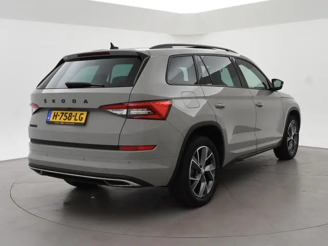 Skoda Kodiaq 1.5 TSI SPORTLINE 7-PERSOONS STEEL GREY + TREKHAAK | PANORAMA | VIRTUAL | STOELVERW. |...