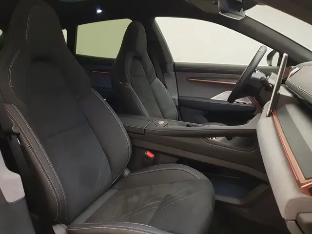 ZEEKR 001 RWD Long Range 100 kWh Head-up display, Panorama dak, 21"