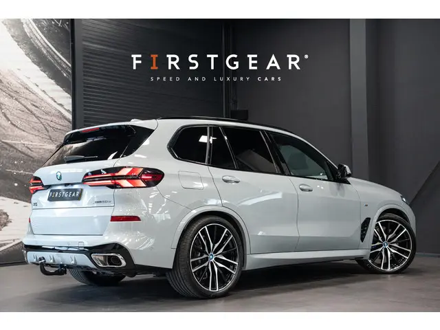 BMW X5 xDrive50e *M-Sport Pro / Harman Kardon / Panorama (Sky Lounge) / Keyless Entry / Surround Vie...