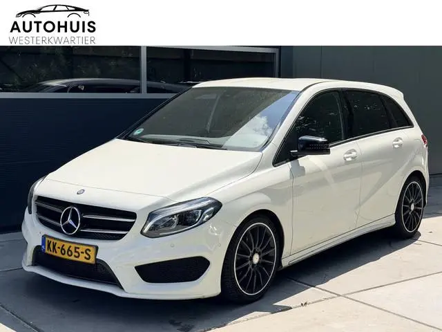 Mercedes-Benz B-klasse 180 AMG Night Edition Plus Automaat Apple Carplay Navigatie Sportstoelen Came...