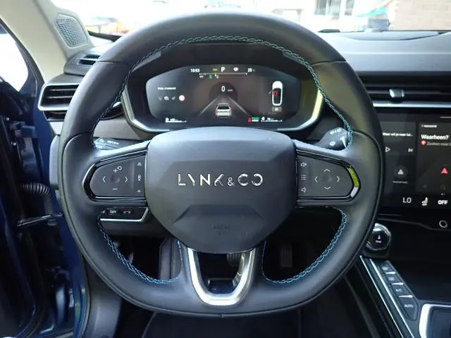 Lynk & Co 01