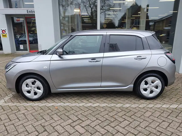 Suzuki Swift 1.2 SELECT SMART HYBRID Draadloze Carplay | Dodehoeksens. | Navi | Stoelverw.